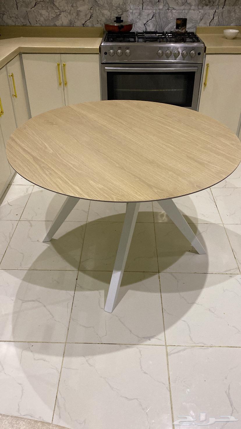 Dining table64251393954049111