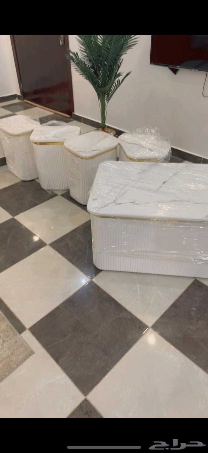 كنب حرف L وطاولة و4 حبات خدمه64231839238401114