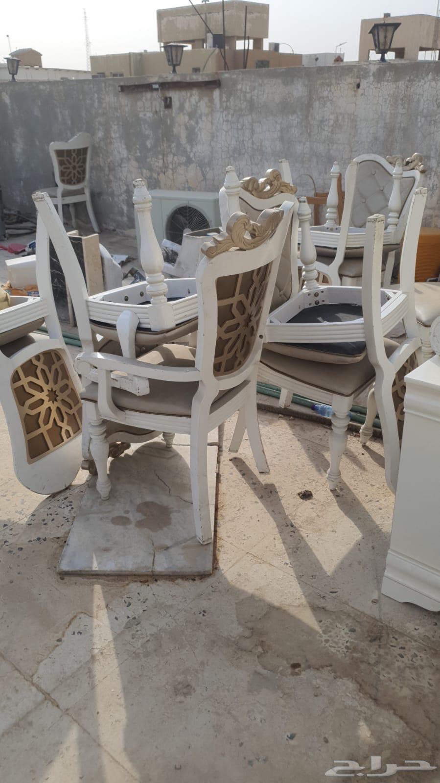 Dining table with 12 chairs64246493283459110