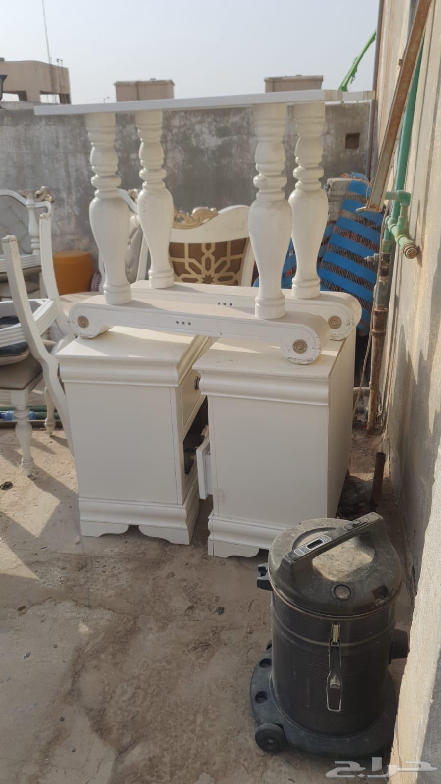 Dining table with 12 chairs64246493283459111