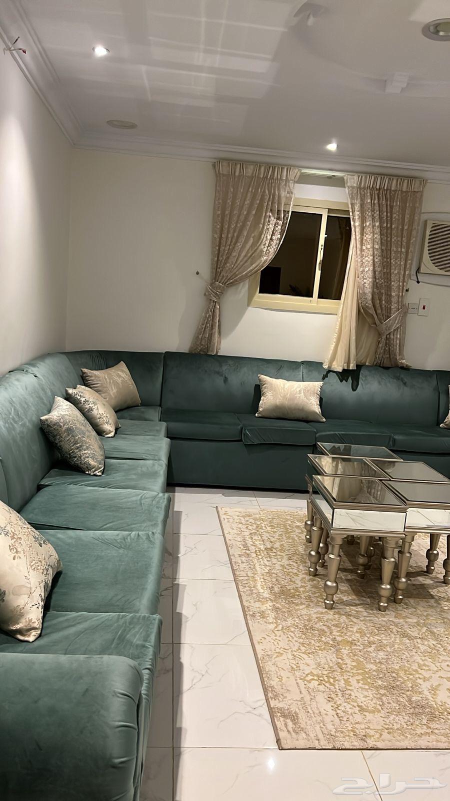 مكيف و مغسله يدين و كنب نظيف و طاولة تلفزيون64251394186371114