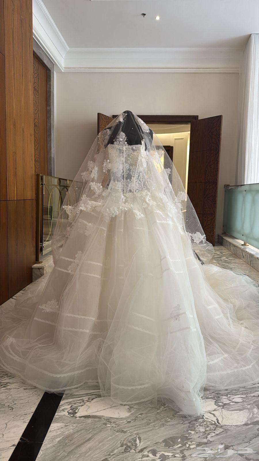 للبيع فستان زواج بسعر 14000الف ريال سعودي من بوتيك رهيد64250766293505110