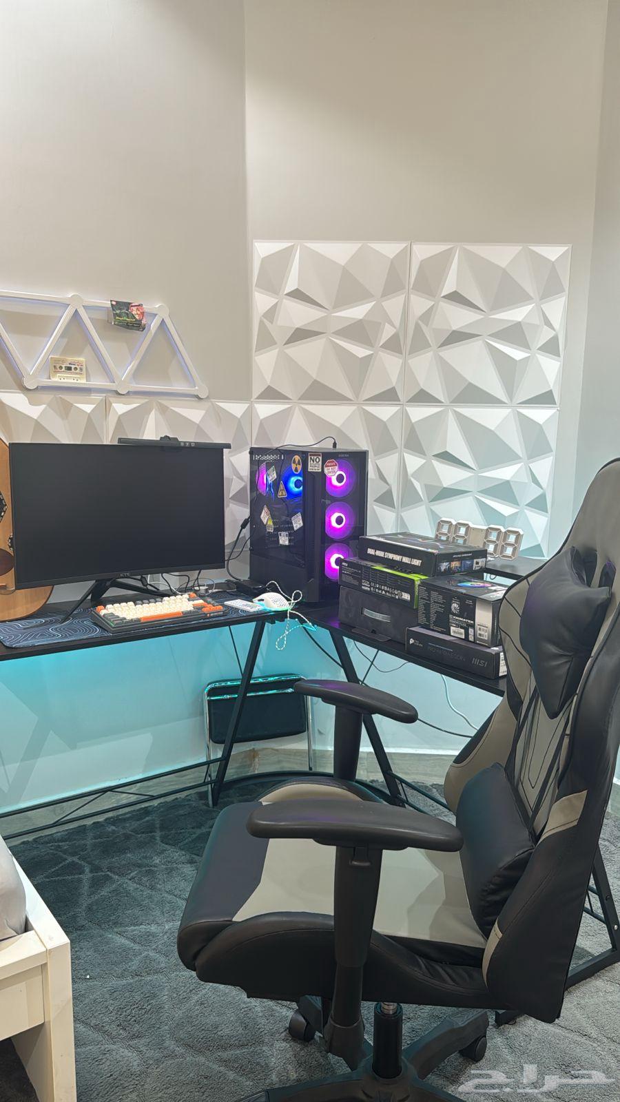 بي سي جديد للبيع ماله كم شهر شريته لولدي عمره 14 ولاعرف له64243356233601111