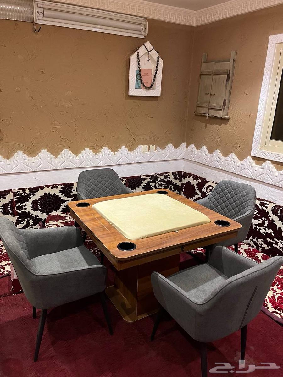 طاولة بلوت مع جاكارو64243518876162112