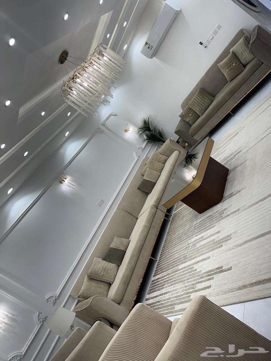 كنب مستخدم نظيف ياخذ 12 شخص مع طاولتين التواصل خاص64253286097409110