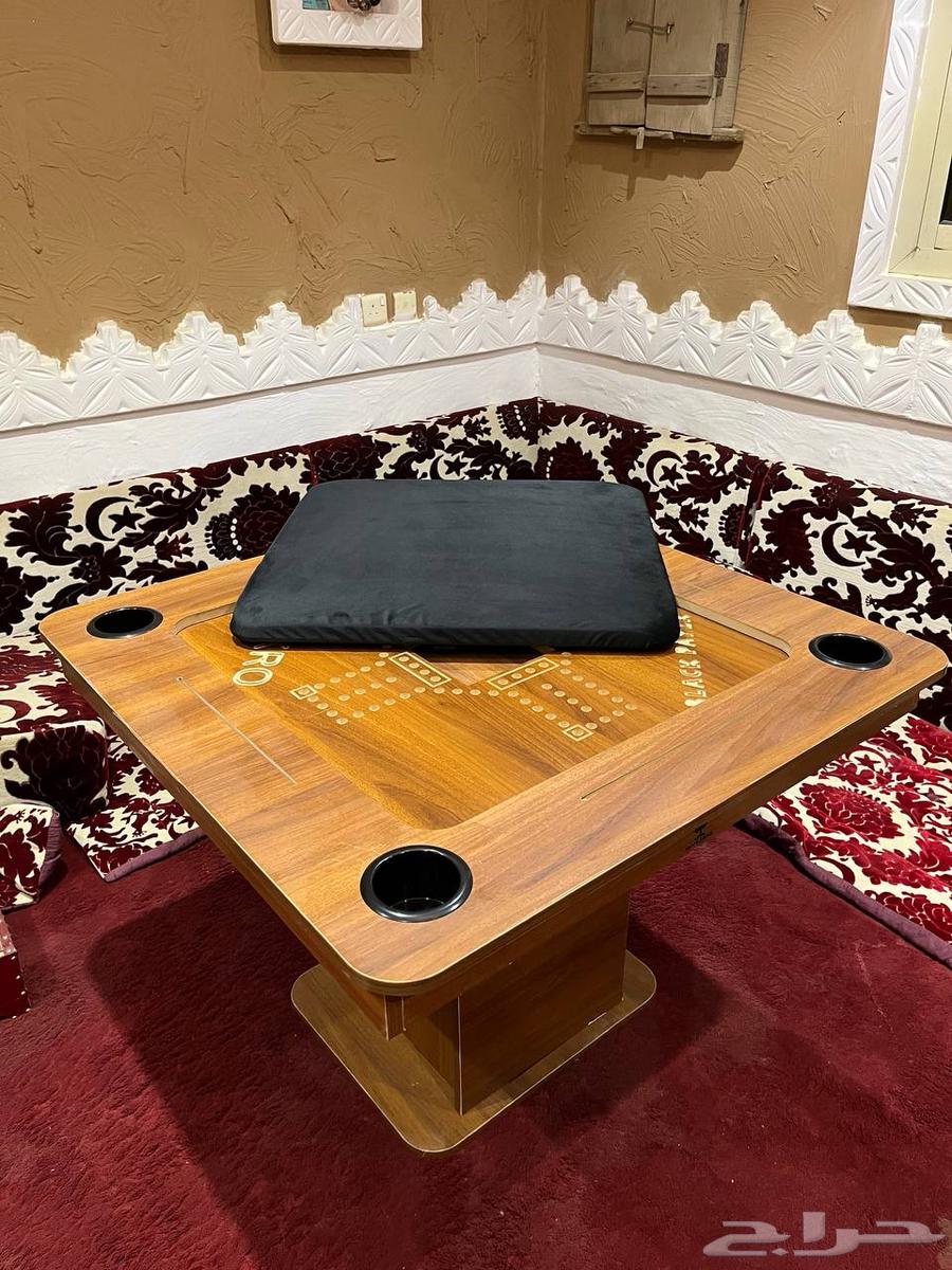 طاولة بلوت مع جاكارو64243518876162114