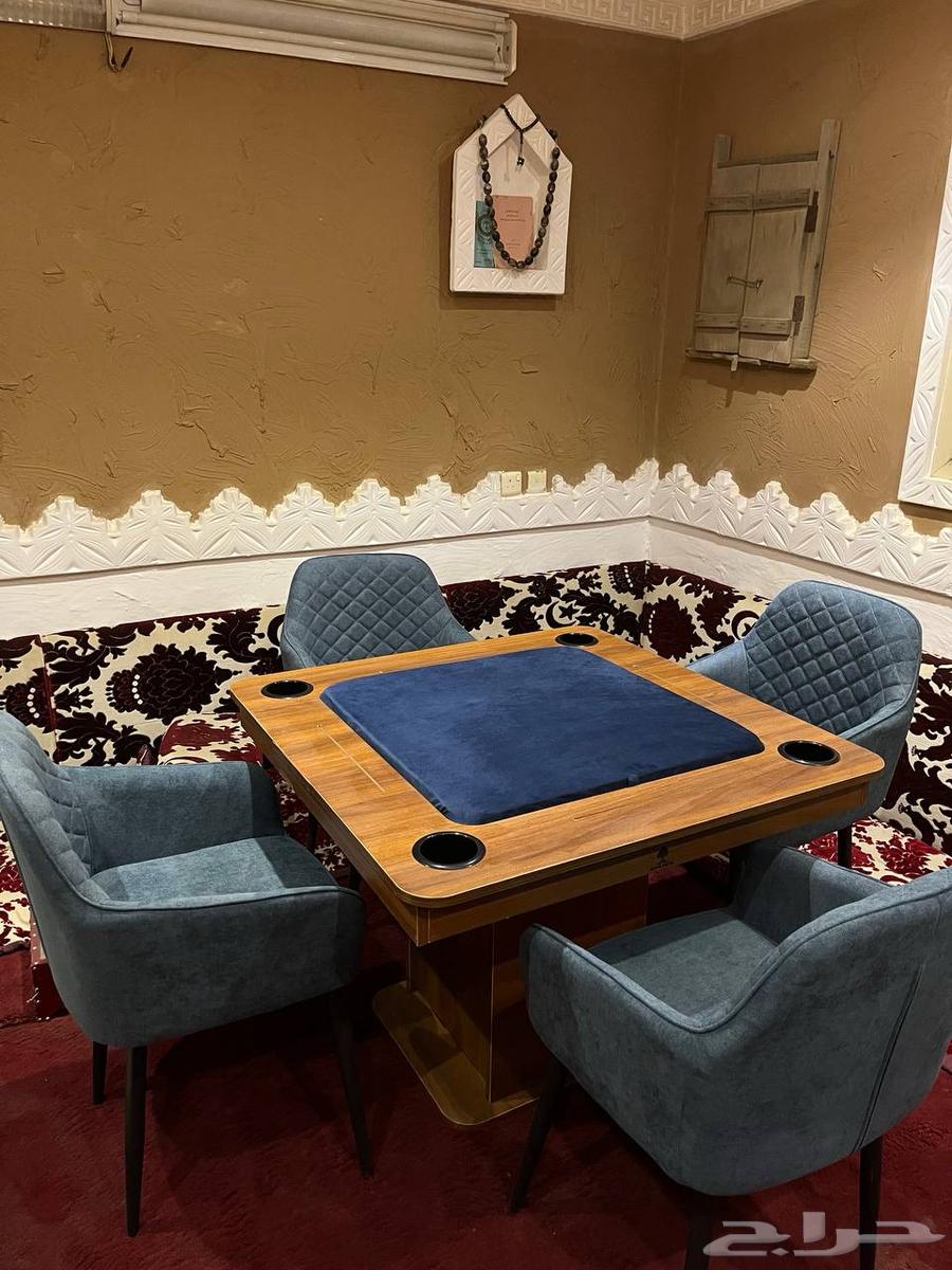 طاولة بلوت مع جاكارو64243518876162111