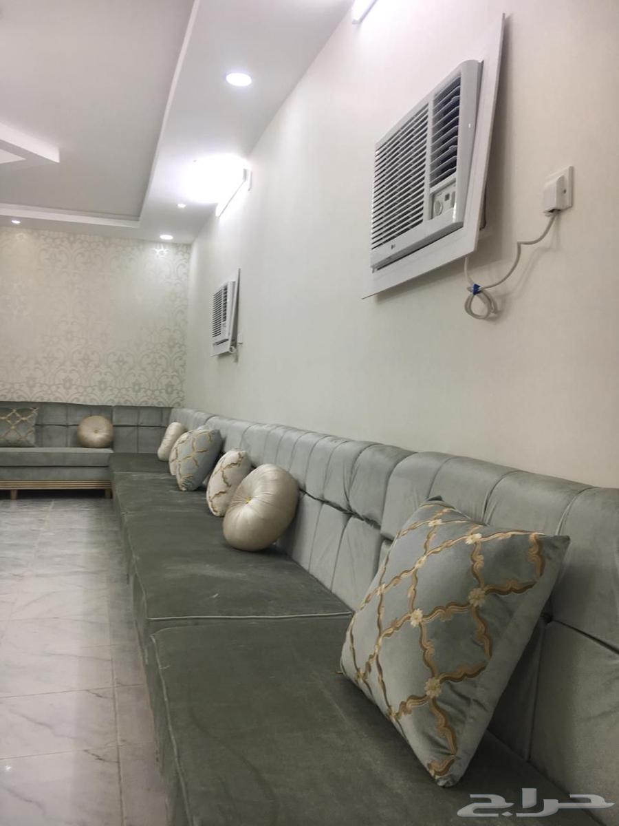 كنب مجلس نظيف للبيع64237727349377113