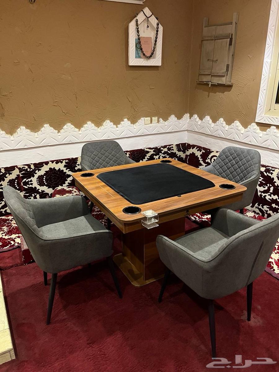 طاولة بلوت مع جاكارو64243518876162110