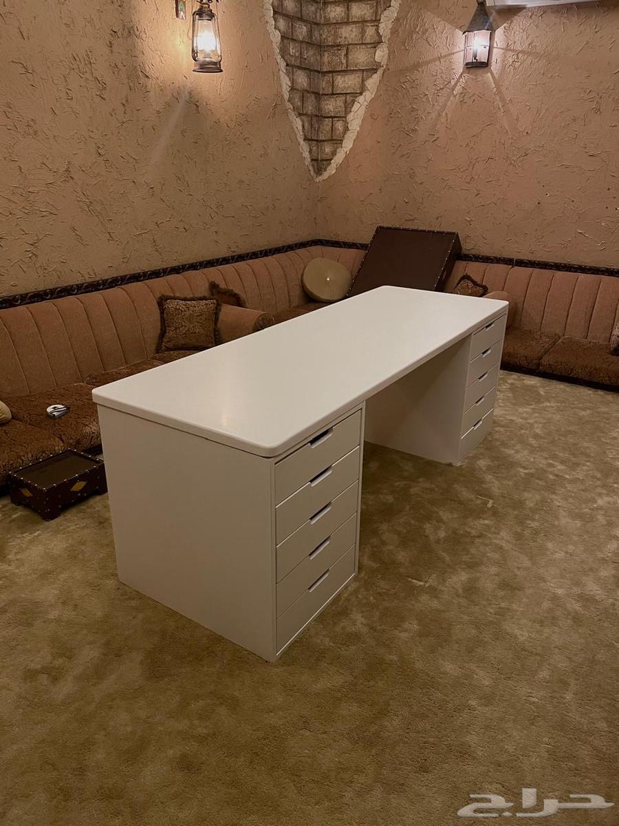 Alex table at an attractive price64243342461313113