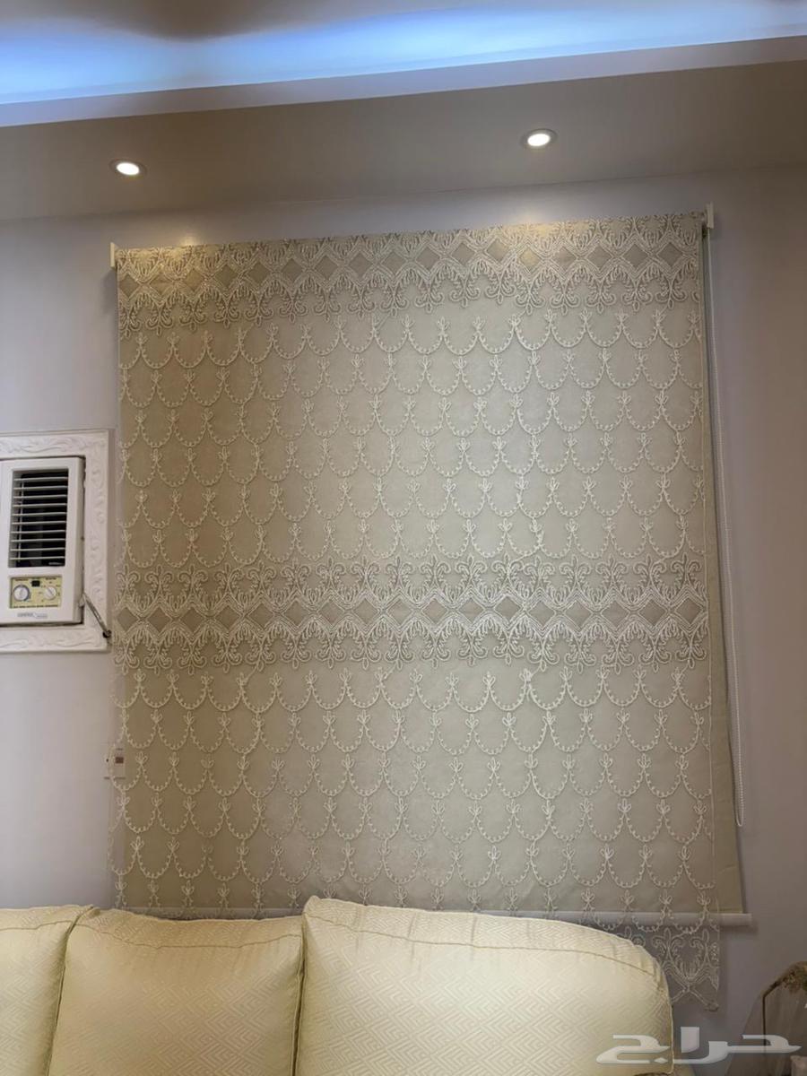 Sofa with curtain64236671203841113