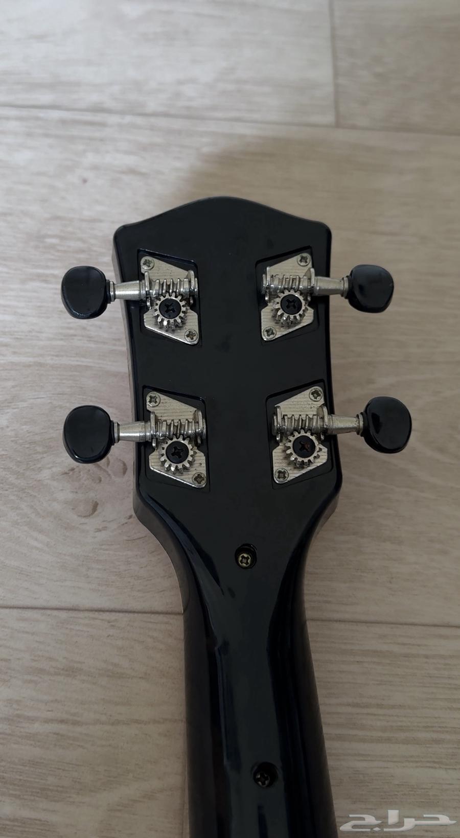 قيتار نظيف ينفع للكبار مره صوته واضح وحلو64253438711170112