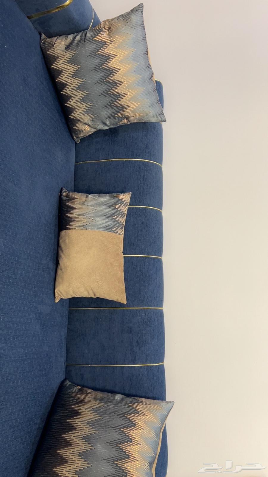 Complete sofa set for sale, clean and new64258215427715111