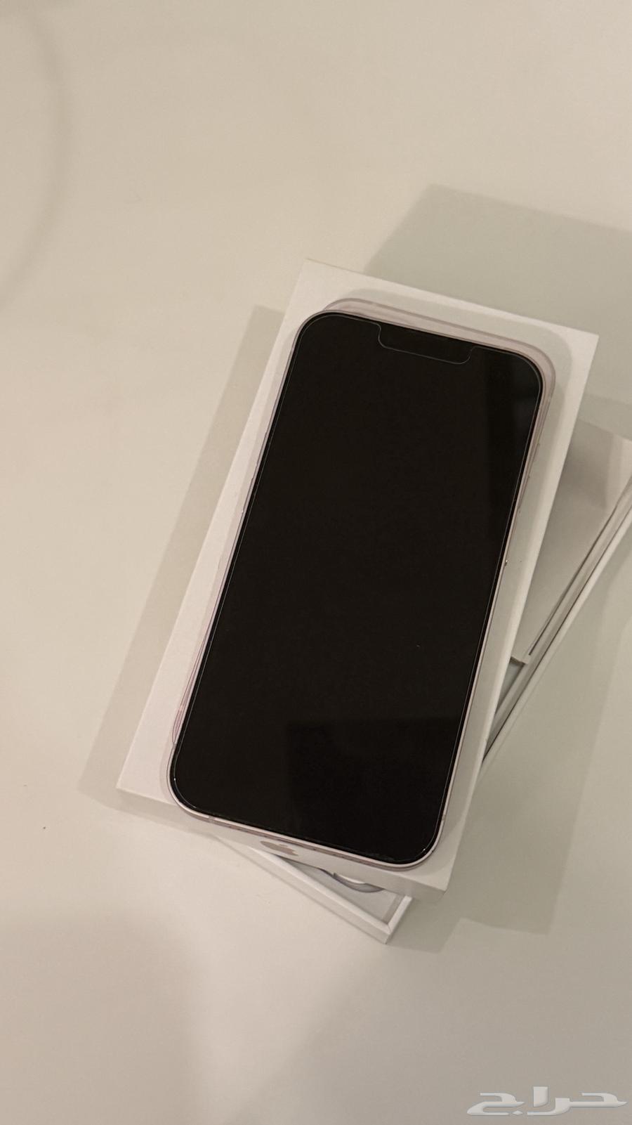 ايفون 13 اللون الوردي 12864262700934145113