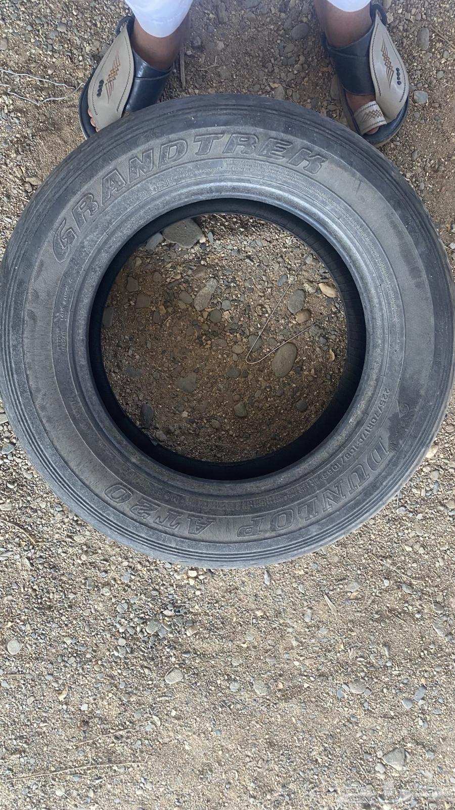 We present to you Hilux tires, 2 used and 2 agency, tightened locally64428174252929110