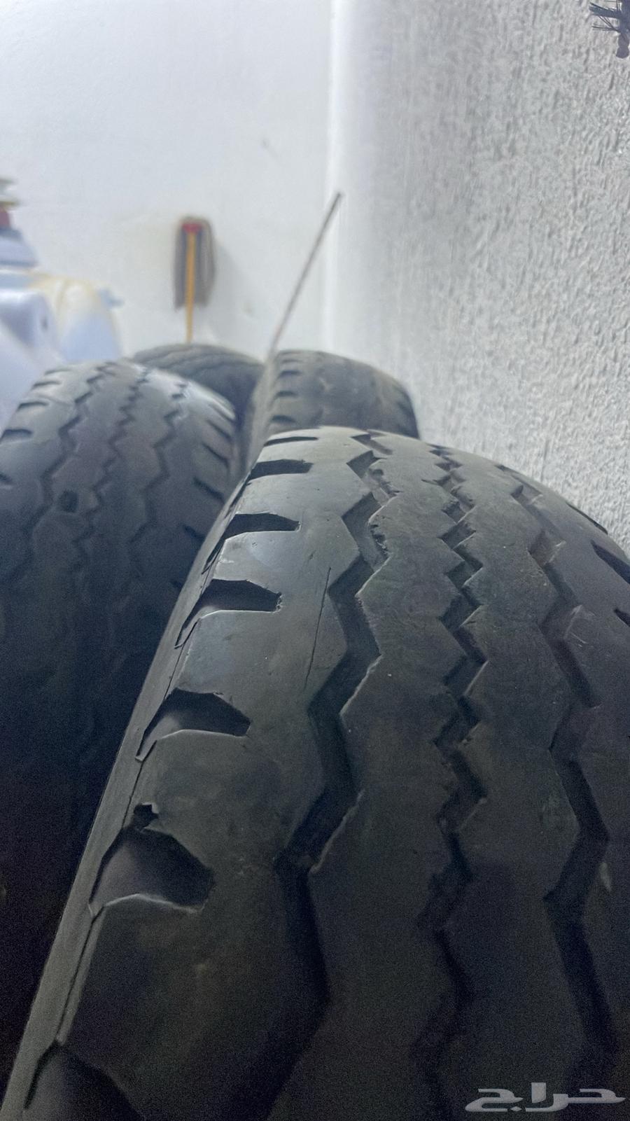 اربع كفرات مكتوب نوعهن بالصور للبيع64420283188098110