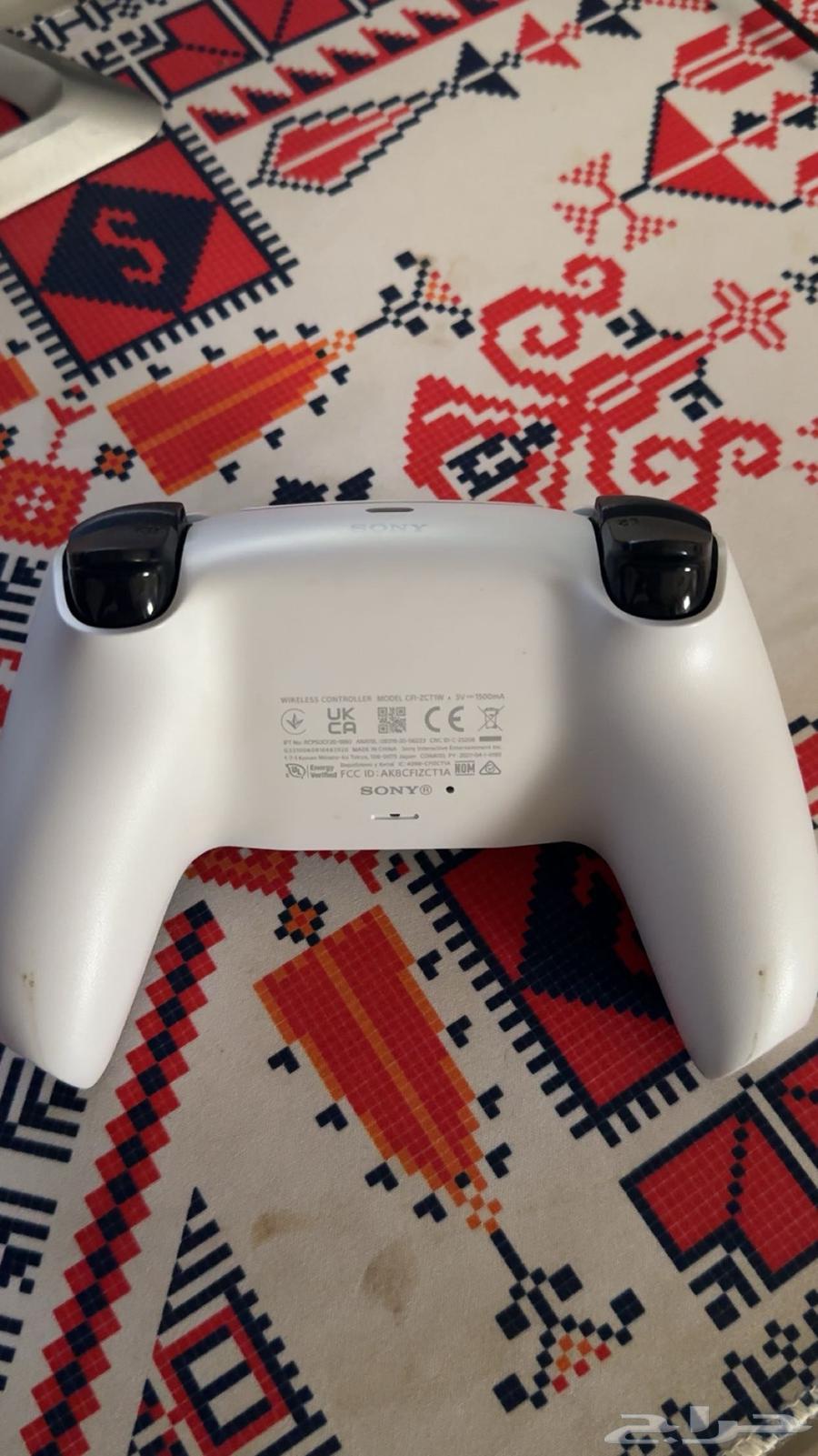 يد بلايستيشن 5 شبه جديدة للبيع ومع هدية64263536064899112