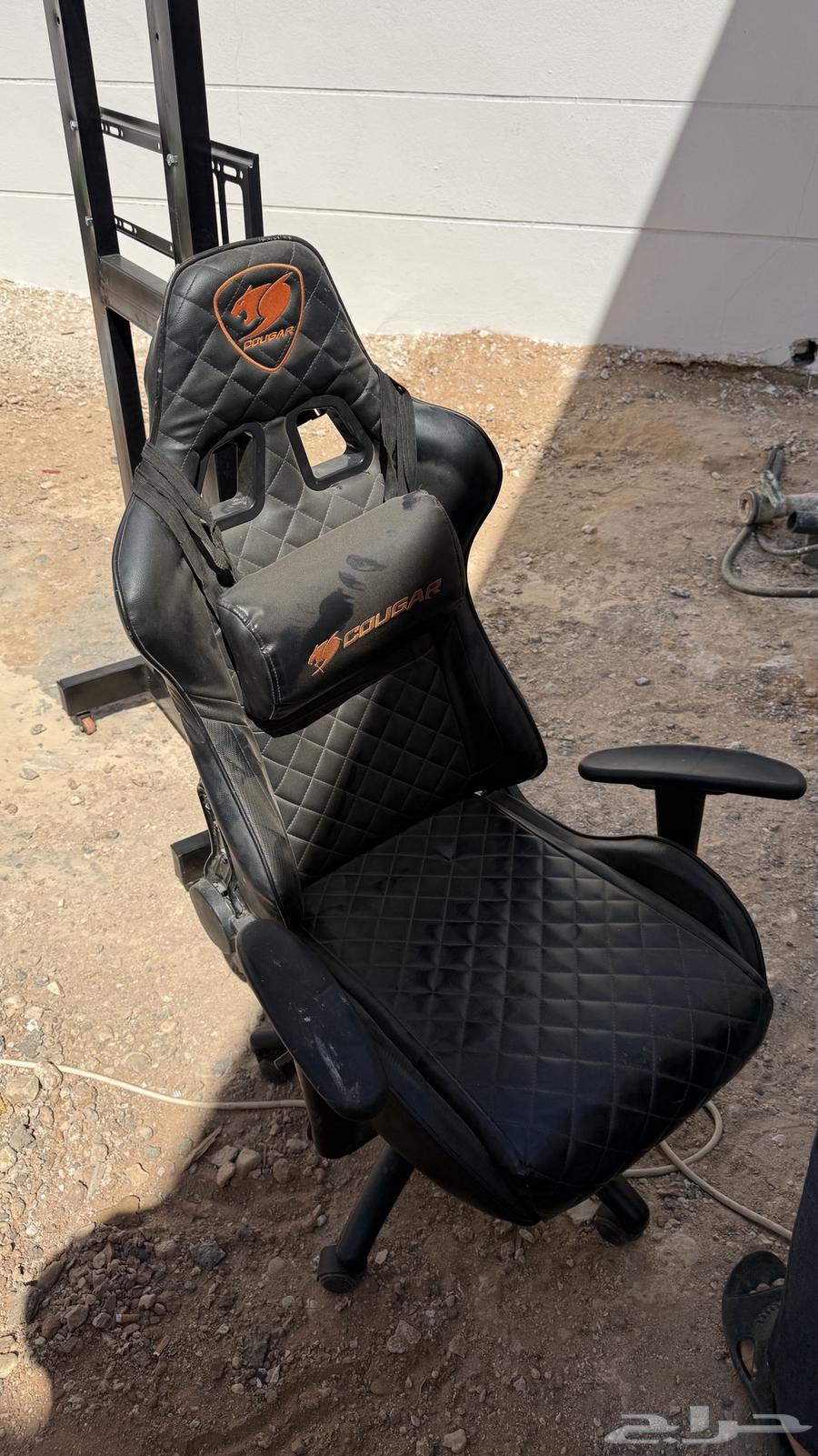 كرسي و طاولة قيمنق64262541385731110