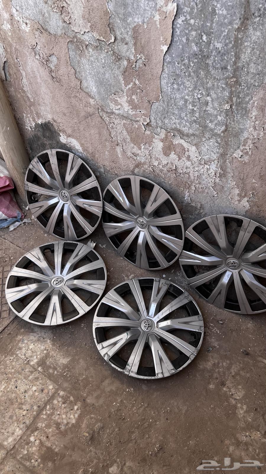 طيس كامري 24 اصليه64423542574210111