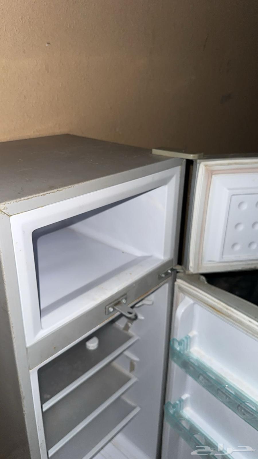 ثلاجة حجم وسط للبيع64257765750018111