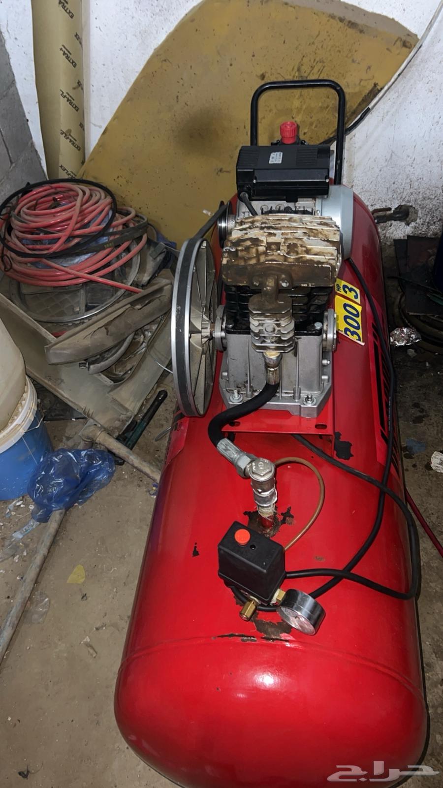 ماطور هوا ايطالي 300 لتر على الشرط نضيف64290101233025112