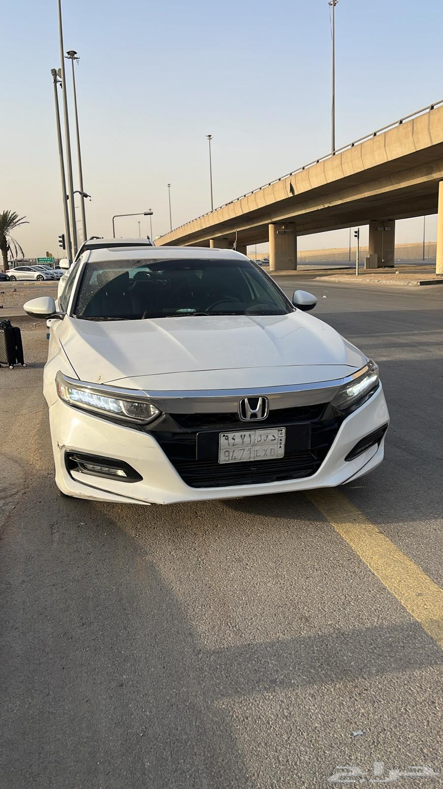 للبيع هوندا اكورد 201864423324188931110