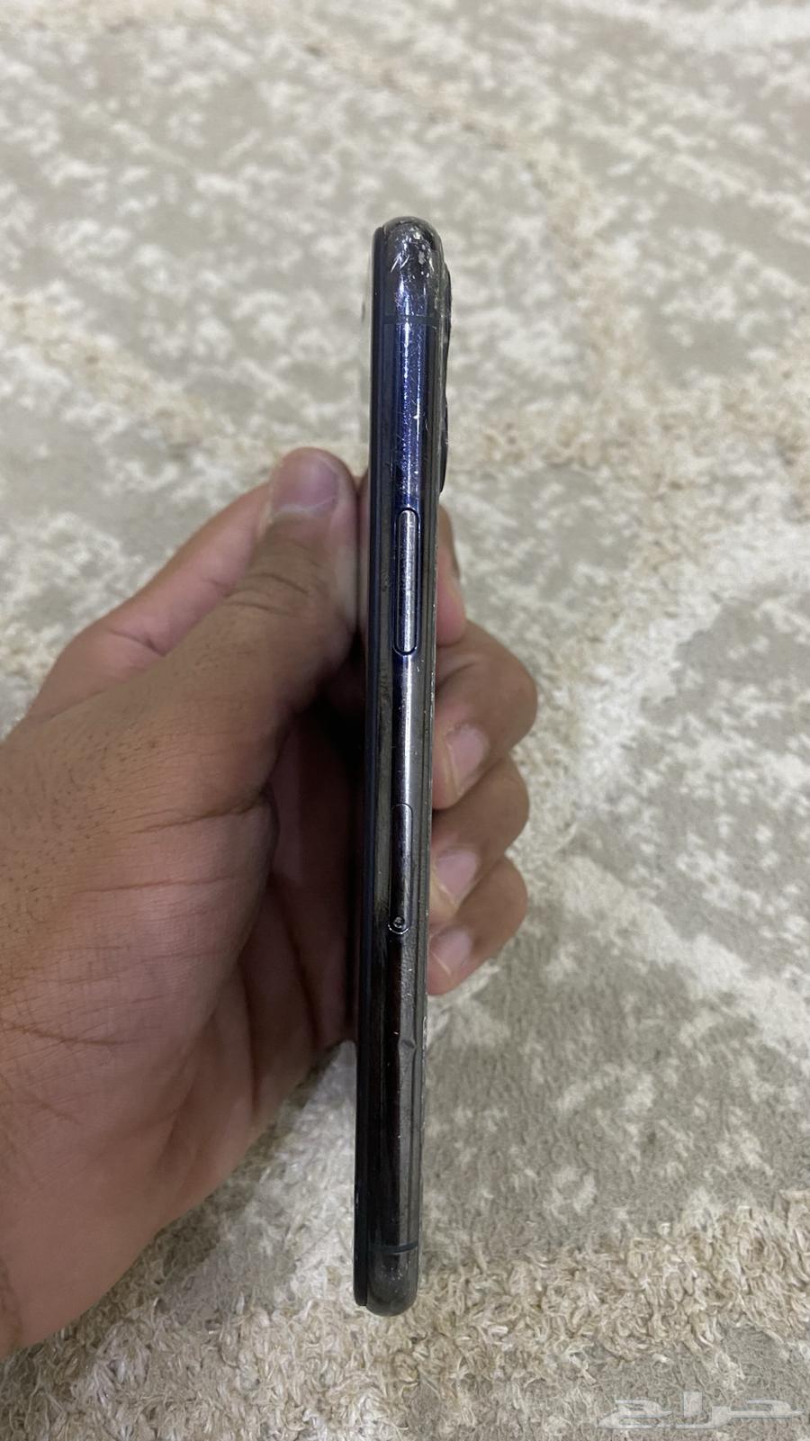 iPhone 11 regular mobile phone64257224723971111