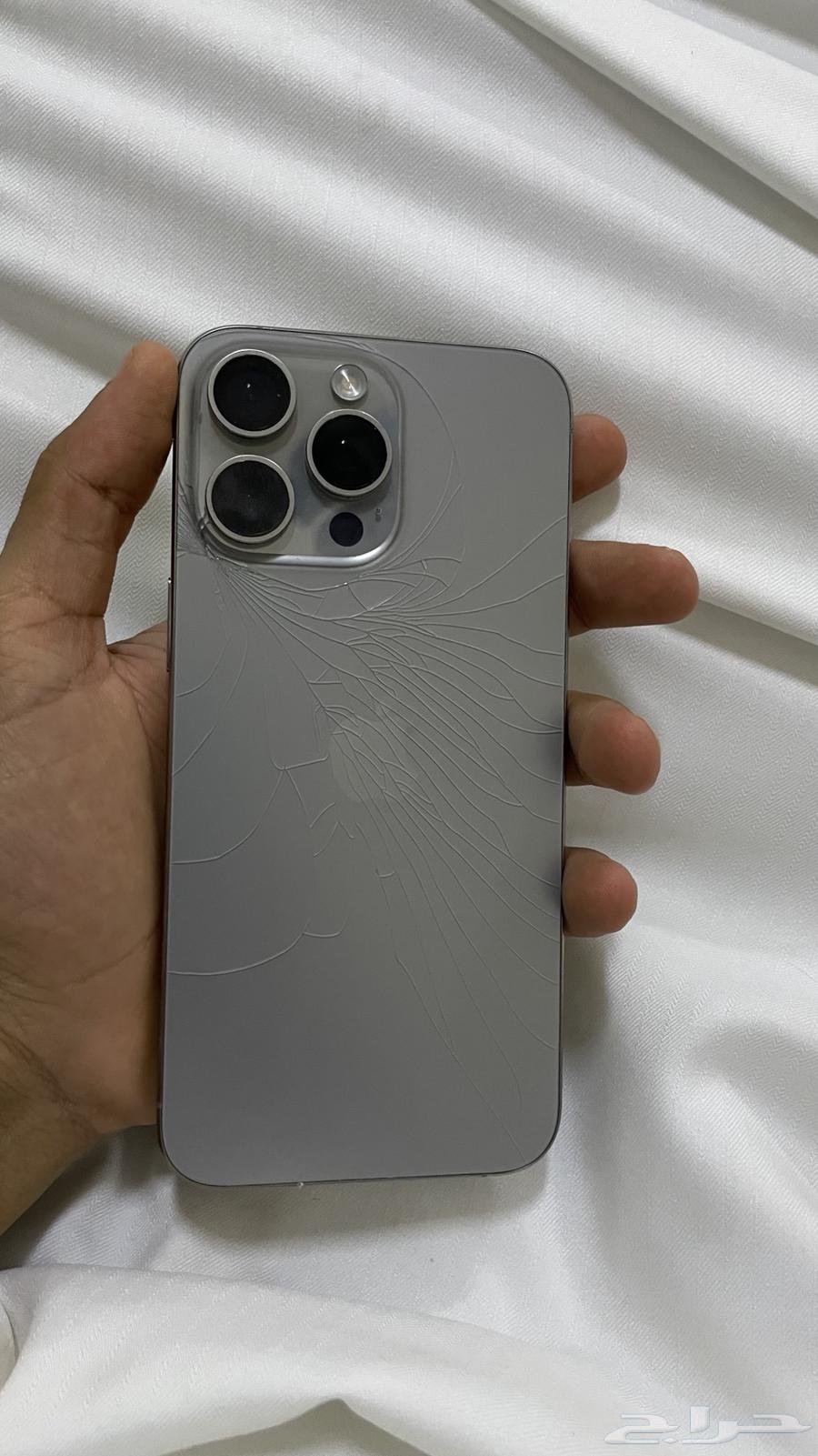 iPhone 15 Pro Max with replaced screen64257914676609111