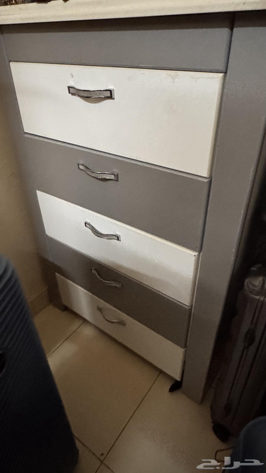 Selling two cabinets, big and small, price is 400, buy immediately64266488189443111