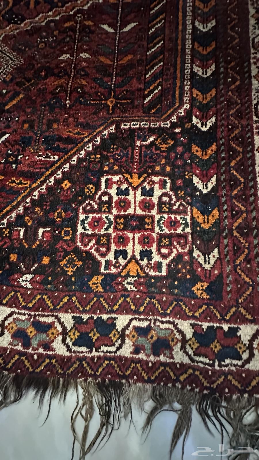 Antique handmade carpet (between 70-85 years old)64259462987522111