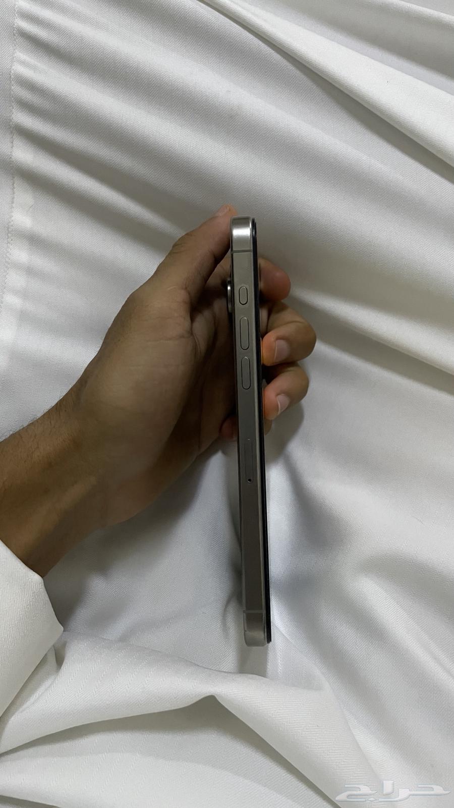 iPhone 15 Pro Max with replaced screen64257914676609112