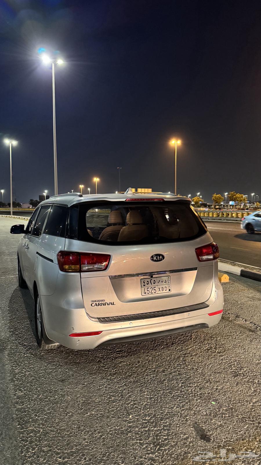 كيا كرنفال 201664424520328963113