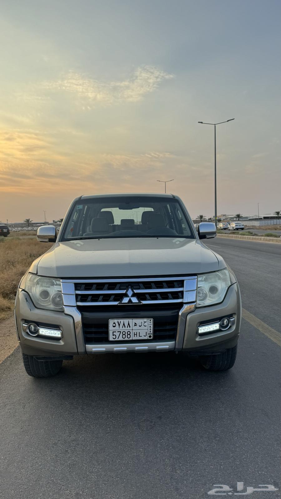 للبيع ميتسوبيشي باجيرو موديل 201564426228130562111
