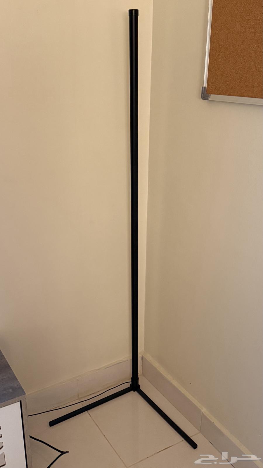 اضاءة زاوية تعمل عن طريق التطبيق64259463161602112