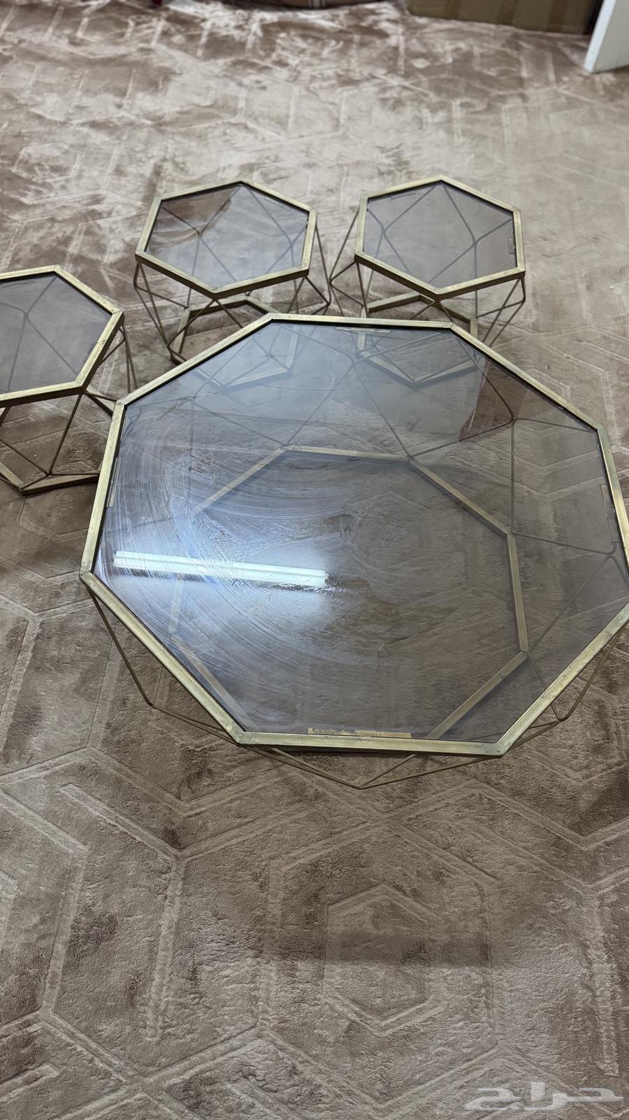 كوايه وطاولات ارضيه للبيع64262851948803110