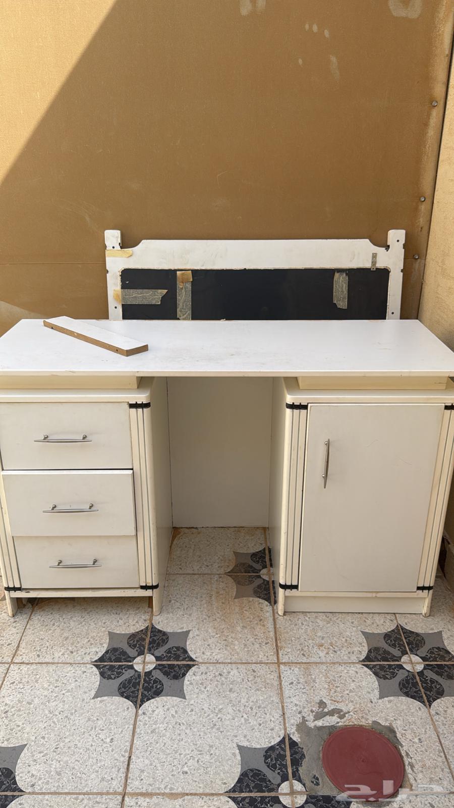 مجلس عربي كامل مع ستارته مع فرشته وتسريحه كامله ومكتبه تلفز64263022676481112