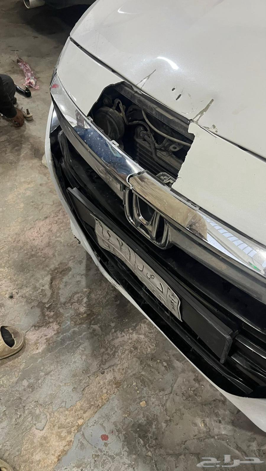 للبيع هوندا اكورد 201864423324188931113