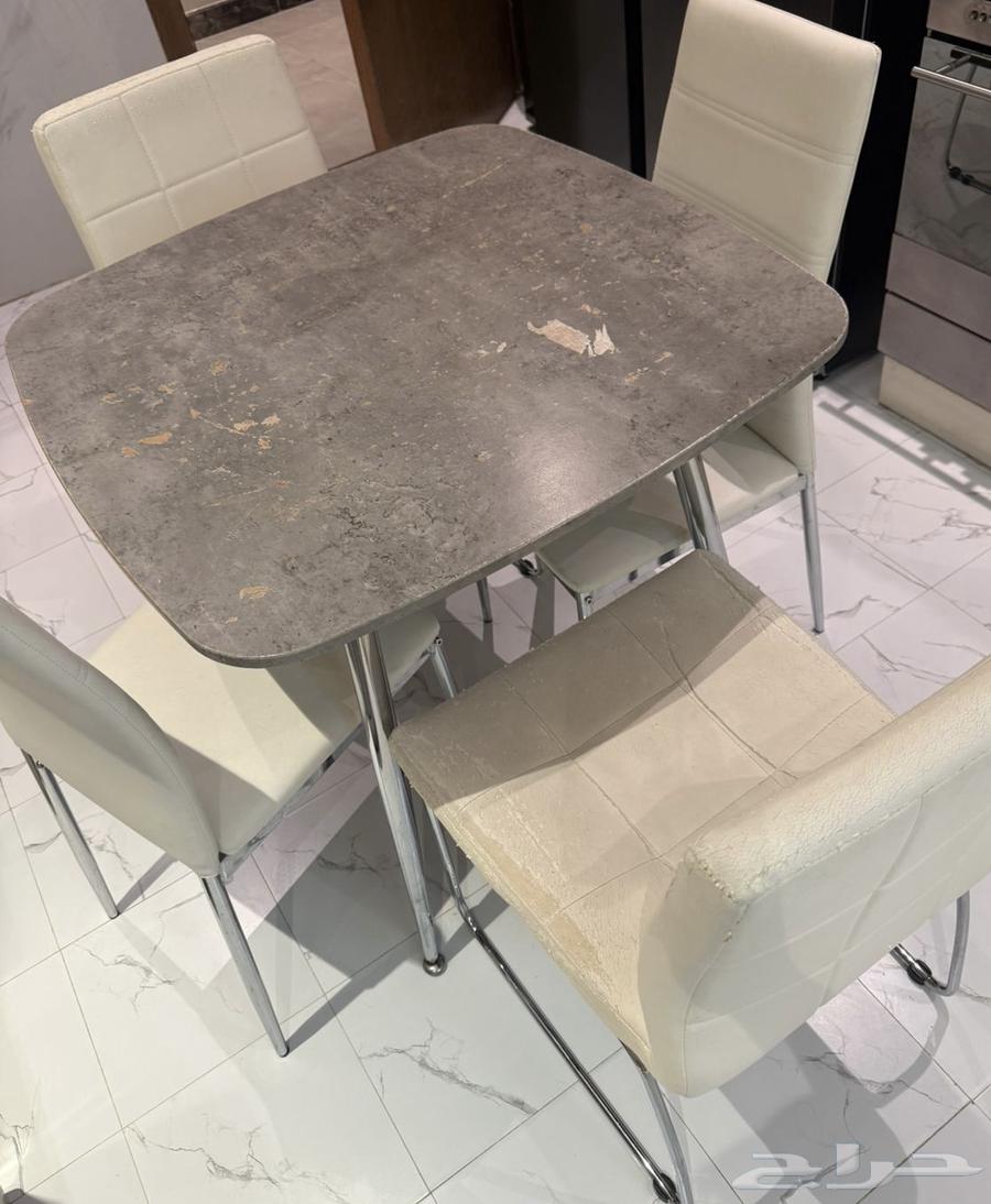 طاولة طعام صغيرة   4 كراسي64263733646721111