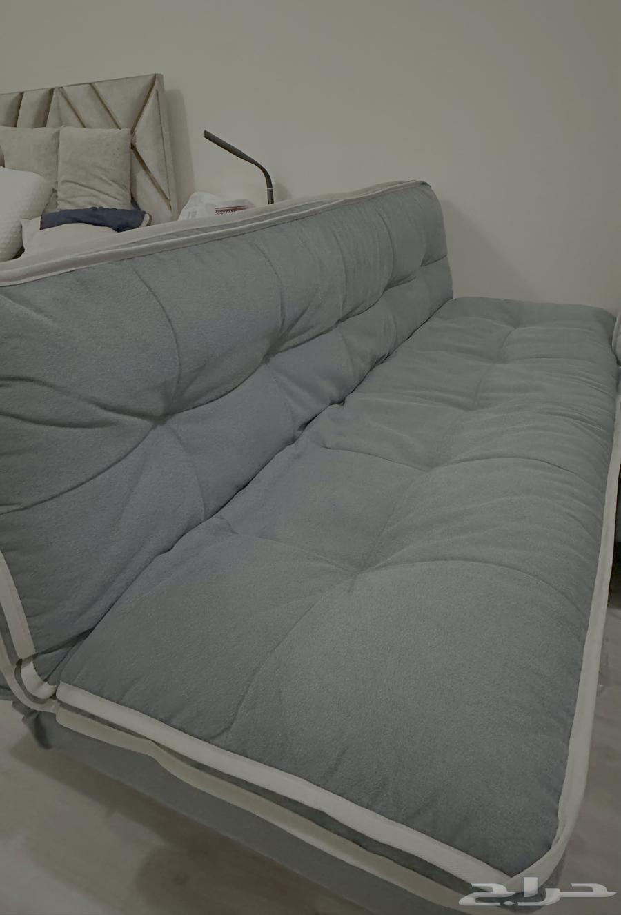 Sofa that converts into a bed64257224876803110