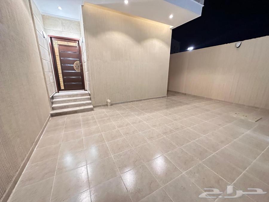 شقه ارضيه للبيع بحي البوادي 5 غرف ومطبخ راكب63613591632642111