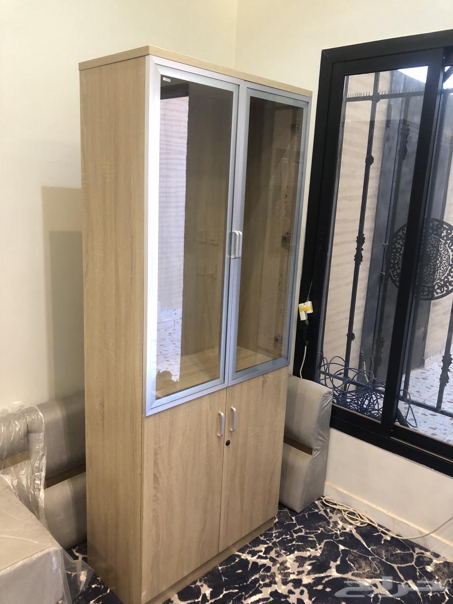 طاوله ودولاب64271199834243110