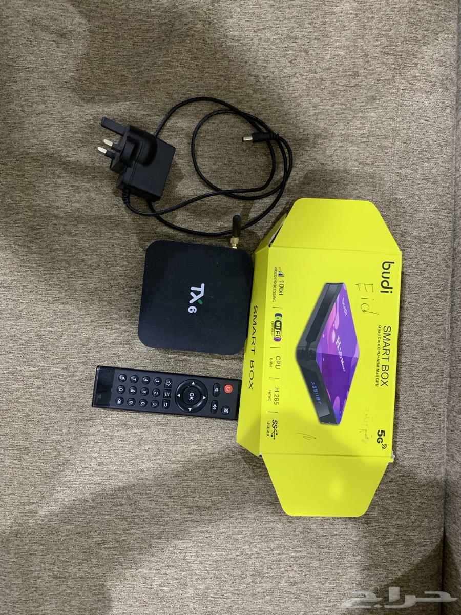 30-inch screen and a large 65-inch secondary screen with remote control64256924821505112