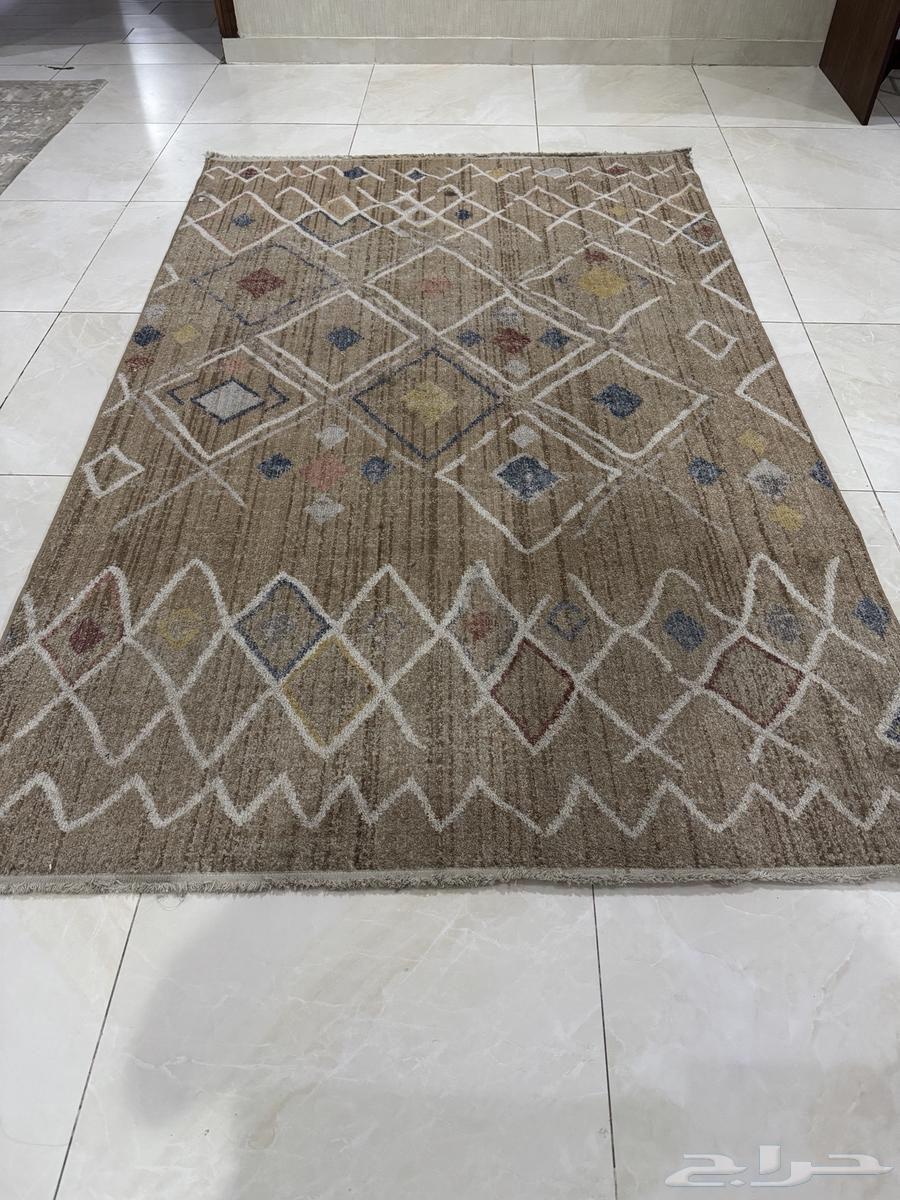 سجادة طولها 2 م وعرضها 1.25م نظيفه64256924795393111