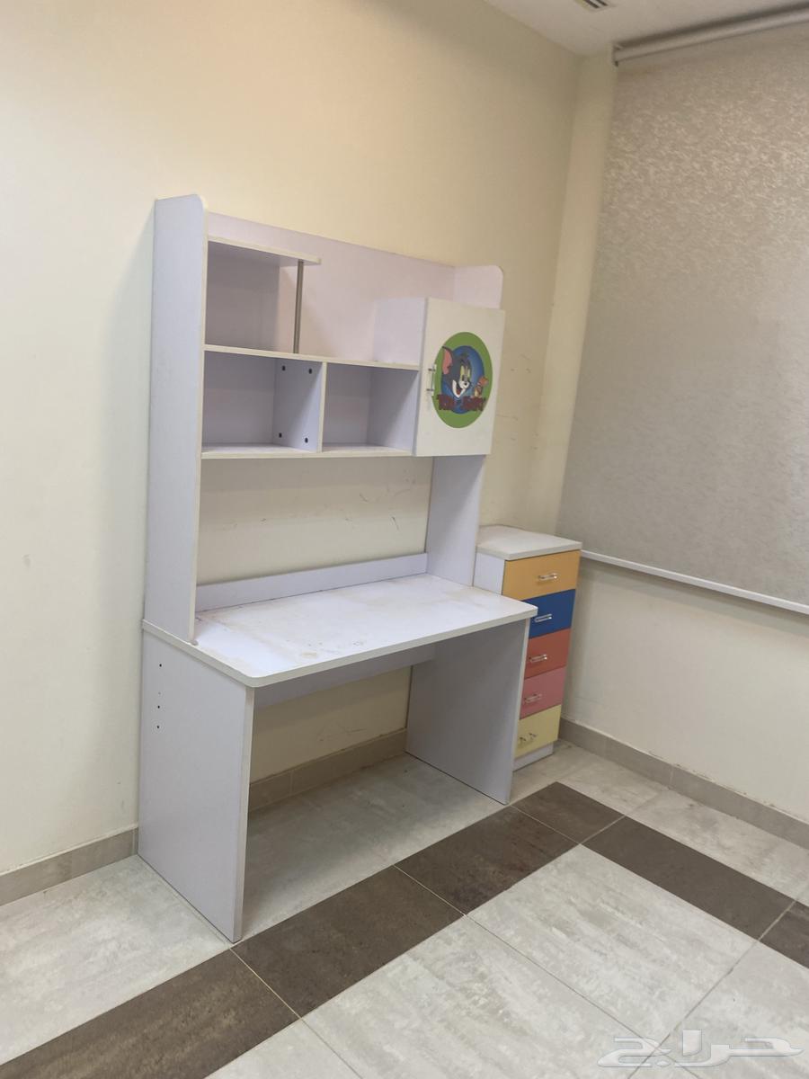 غرفة نوم سرير ودولاب وتسريحه شبه جديده64256759955075114