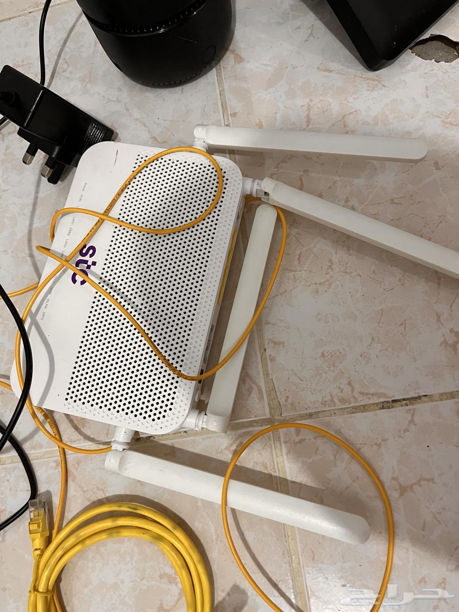 السلام عليكم   حاسوب شغال  100 وجميع اسلاكه مع الكيبورد64422756057729112