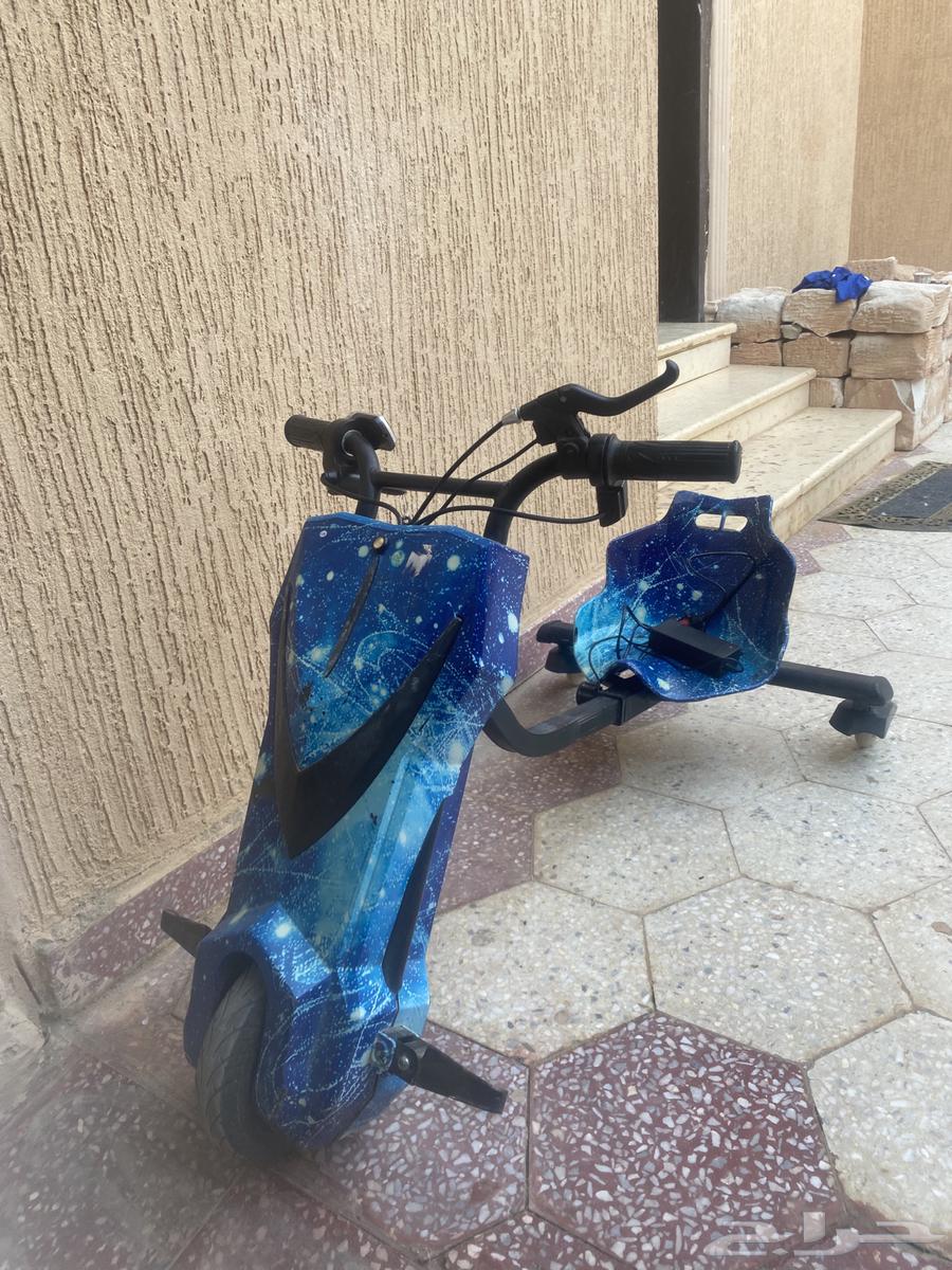 Used drift scooter, half and half, needs tires, come see it64261527151362112