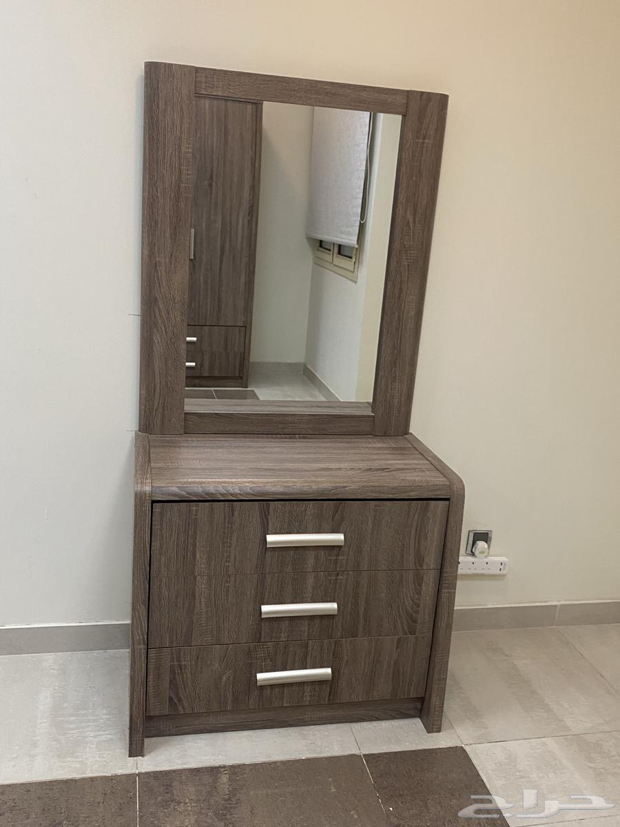 غرفة نوم سرير ودولاب وتسريحه شبه جديده64256759955075111