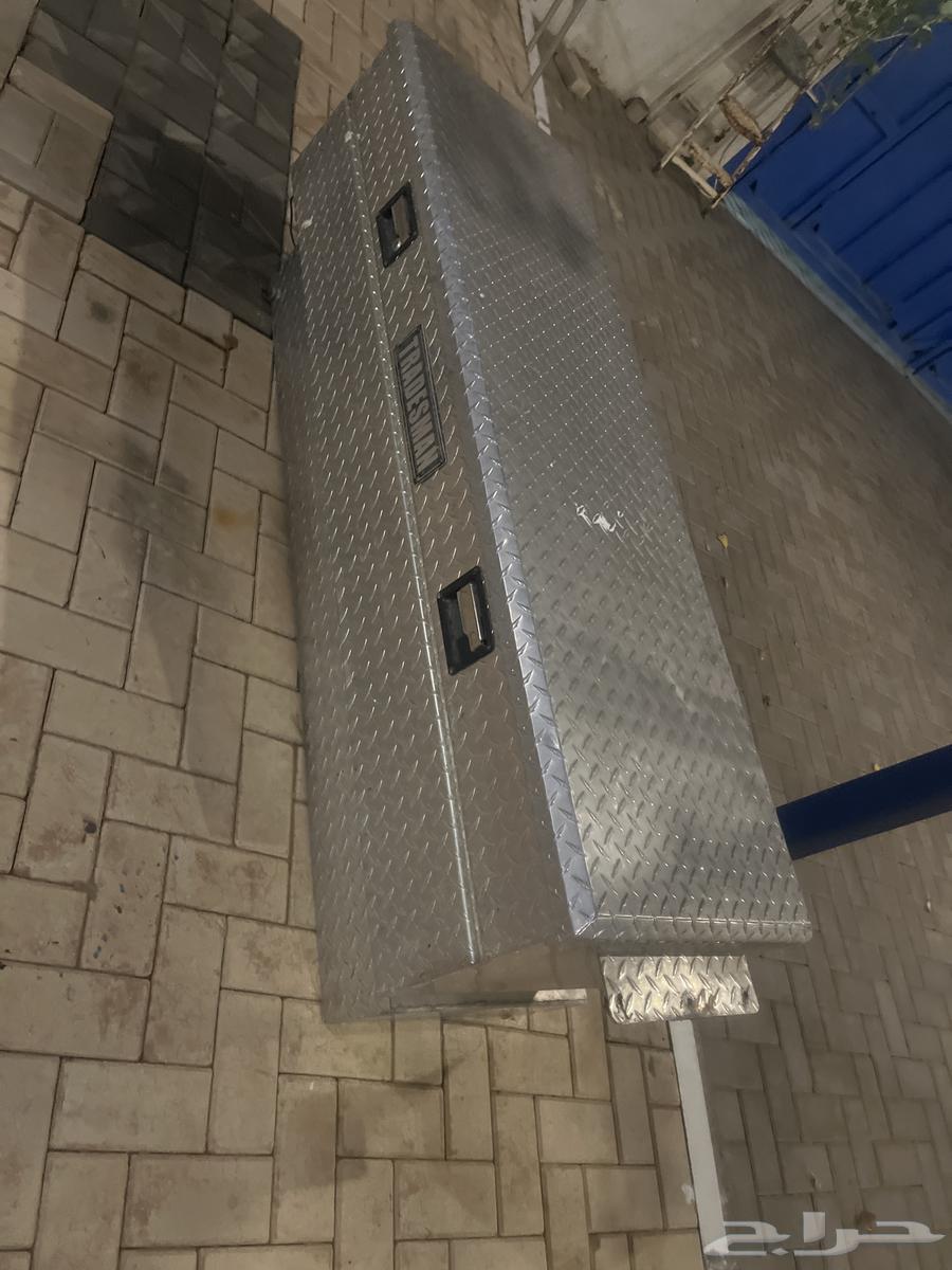 A cabin box mounted for the Siera and vehicle basin such as Hilux and Dadsen64419453954433111