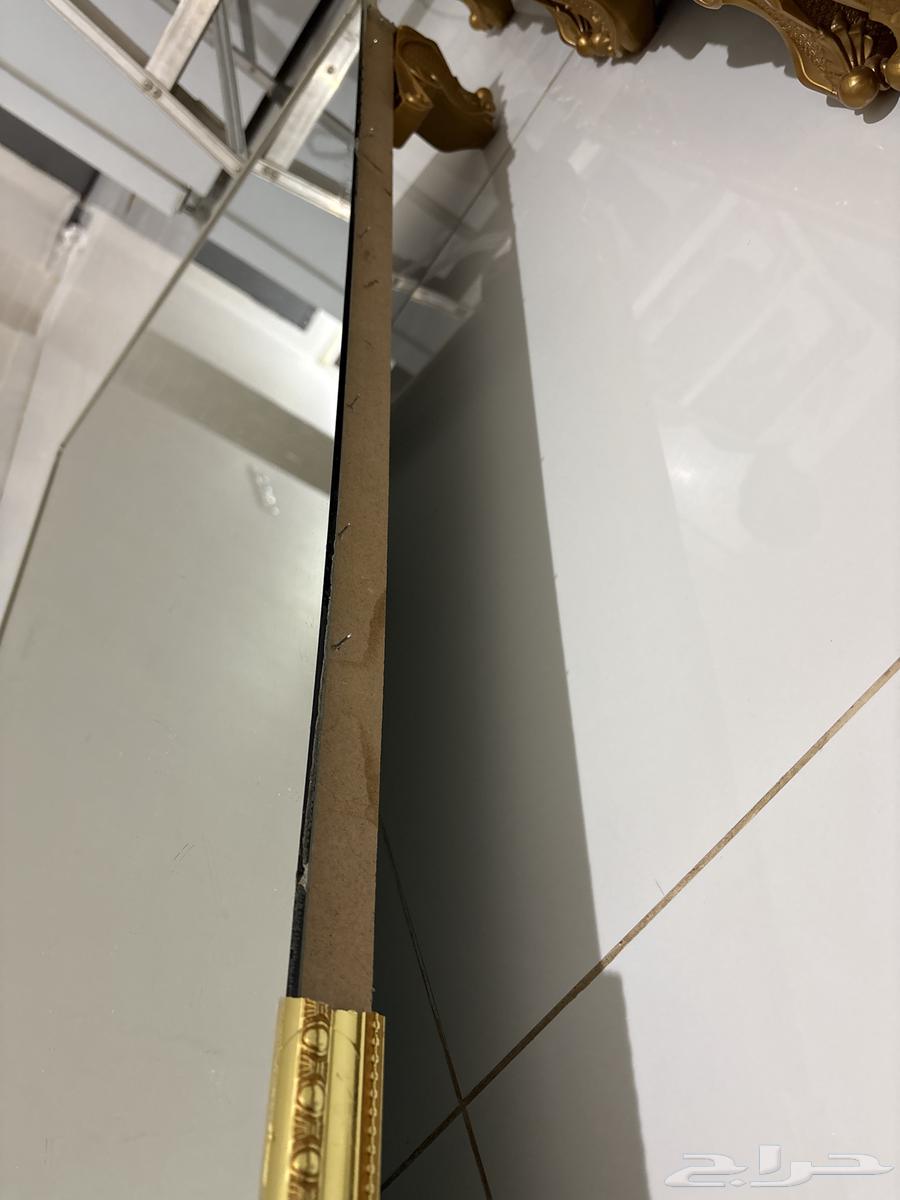 طاولات أرضية طاولة ومع أربعة طاولات خدمة64258880171266112