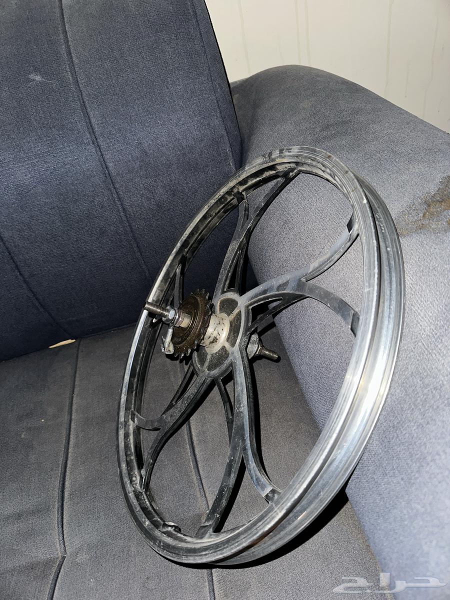 جنط شعله خلفي نظيف مقاس 2064423649580546114